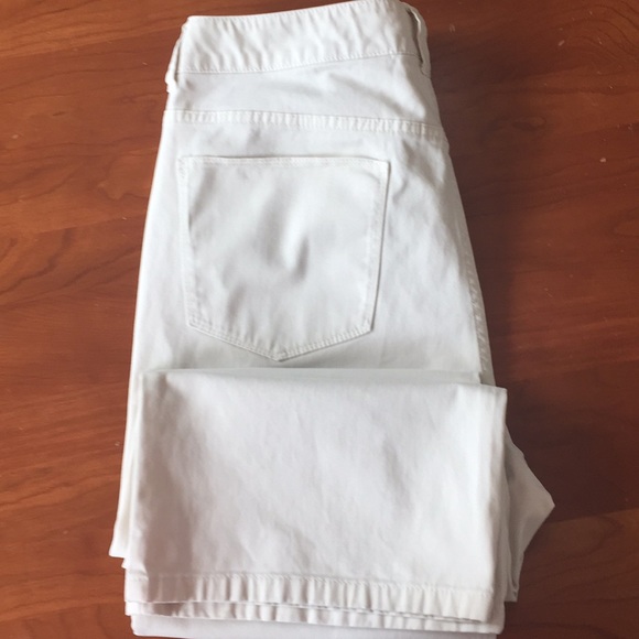 Chico’s Platinum Off-White Jeans - Picture 2 of 2